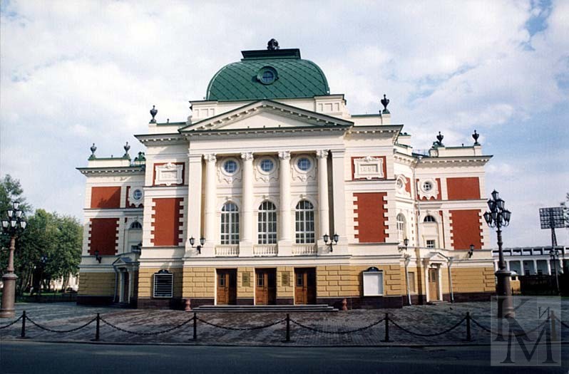 Драмтеатр фото. Драматический театр Иркутск. Драматический театр им. н.п. Охлопкова, Иркутск. Драматический театр Охлопкова. Иркутский Академический драматический театр Шретер.